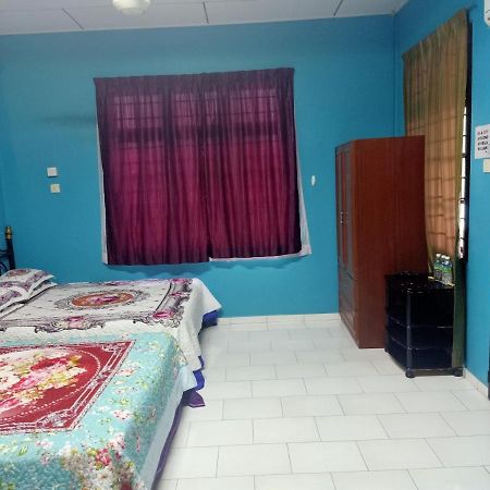 Homestay Roomstay Muar Srizahrani Exterior photo