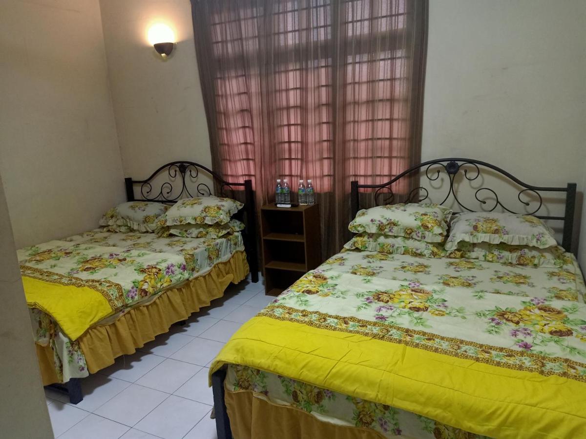 Homestay Roomstay Muar Srizahrani Exterior photo