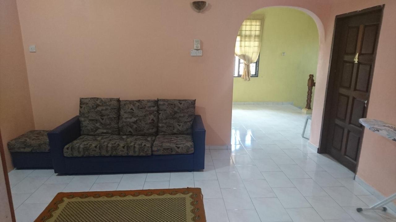 Homestay Roomstay Muar Srizahrani Exterior photo